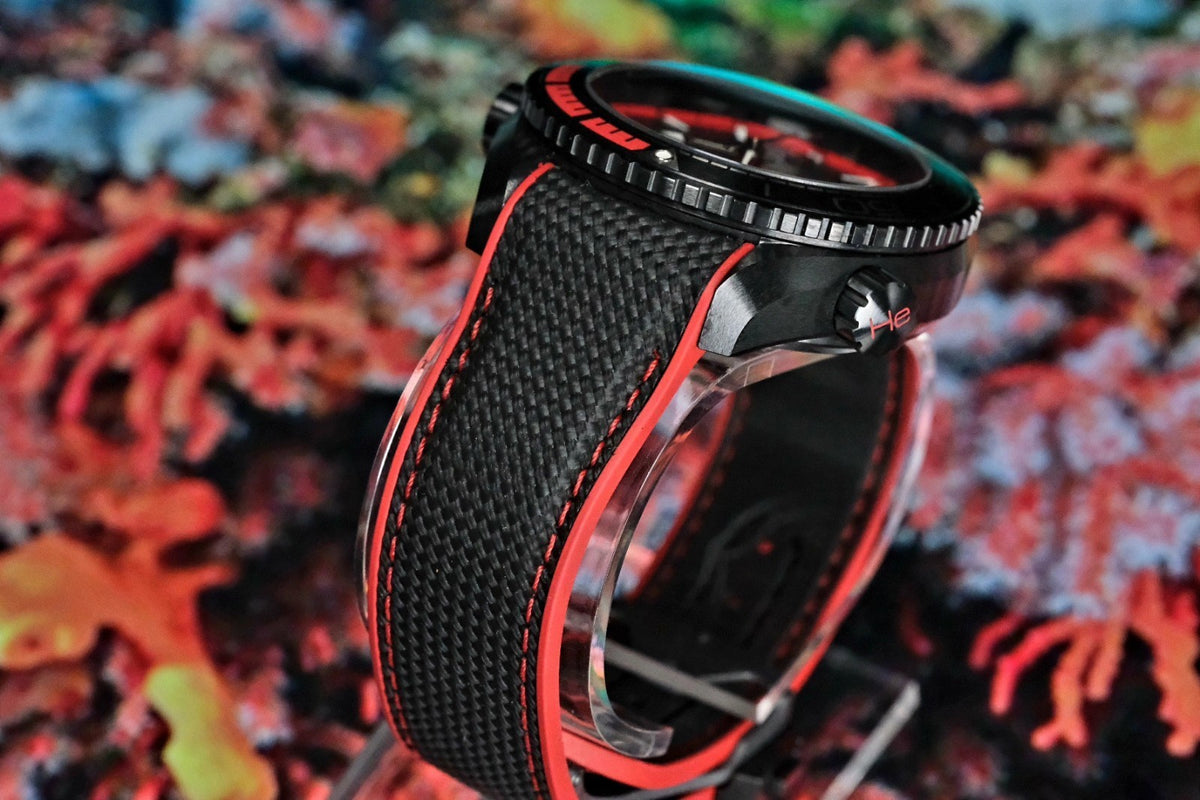 OMEGA Seamaster Planet Ocean 600M Deep Black GMT 215.92.46.22.01.003 — black and red rubber strap